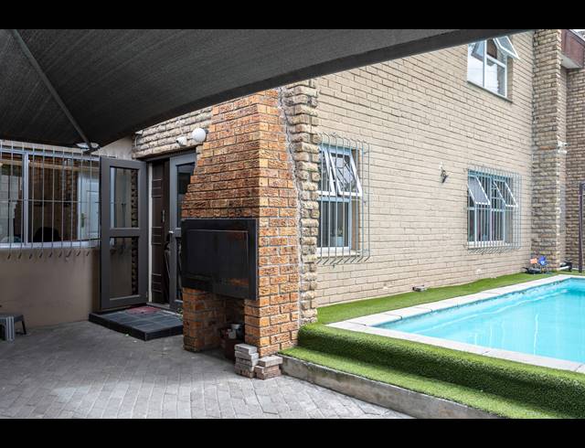 5 BEDROOM FREEHOLD SOLD IN BEROMA